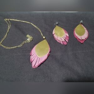 Gold and Pink Leaf Pendant Necklace and Earrings Set